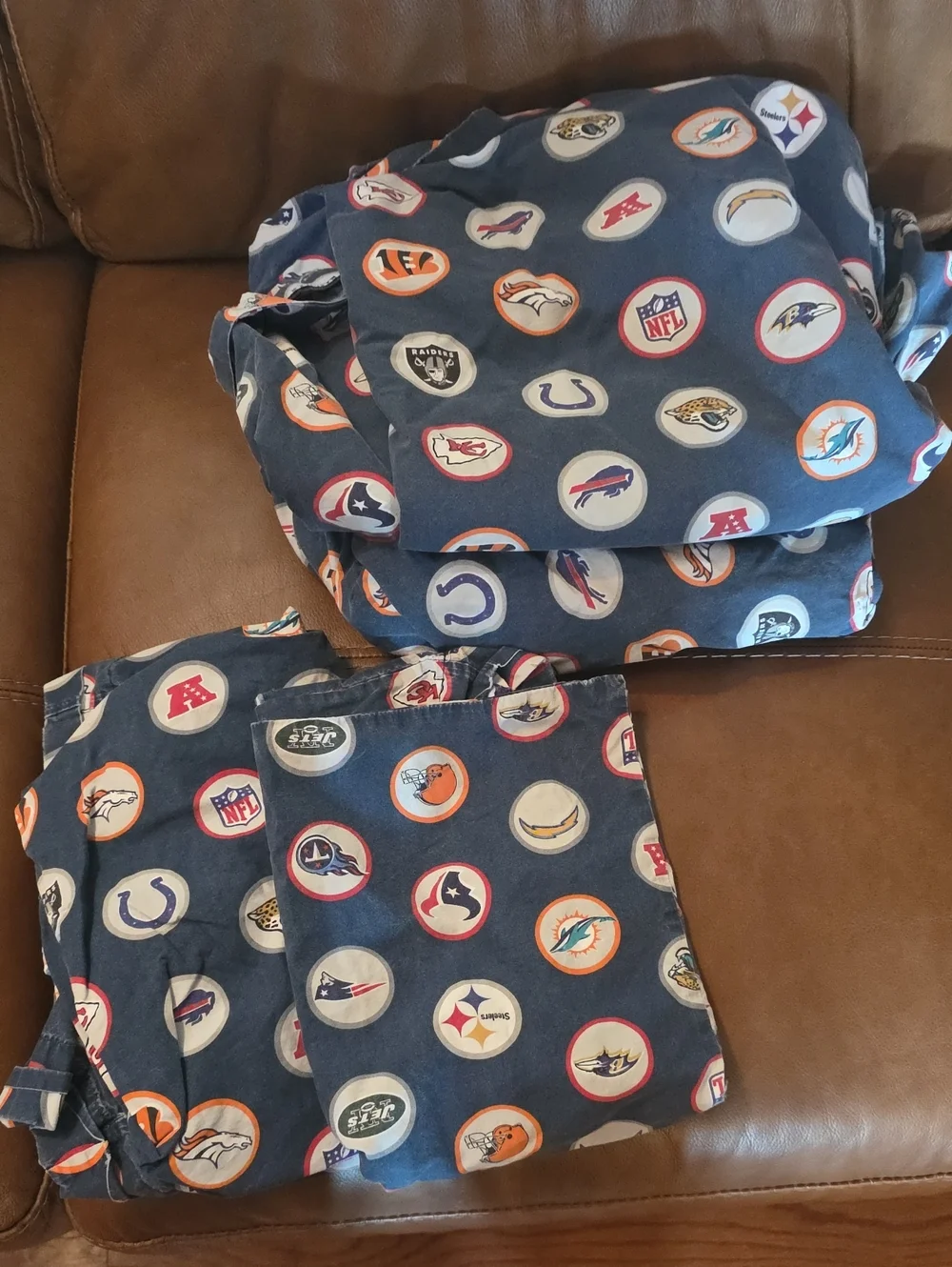 Teen Navy NFL Pottrry Barn Sheet Set. Fitted, Flat And 2 Pillow Cases